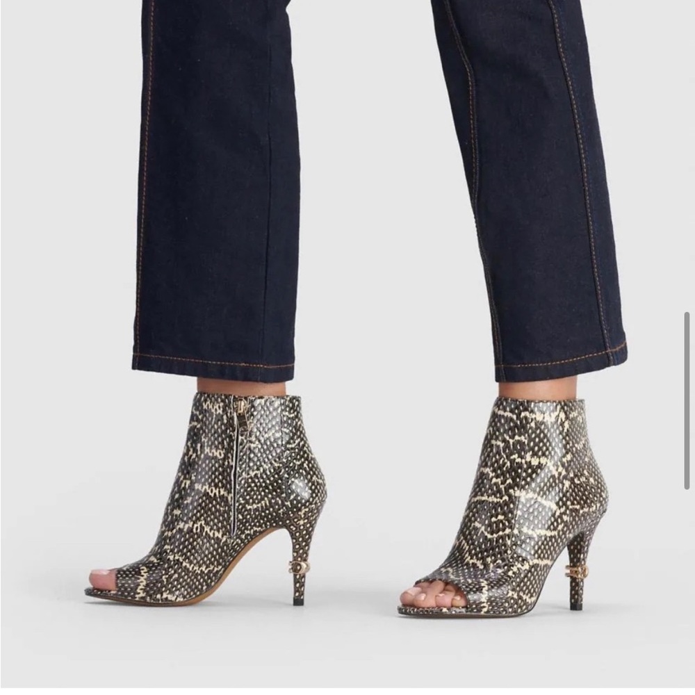 COACH Remi Snakeskin Natural Tan and Black High Heel Ankle Boots Booties Size 9 - Picture 2 of 14